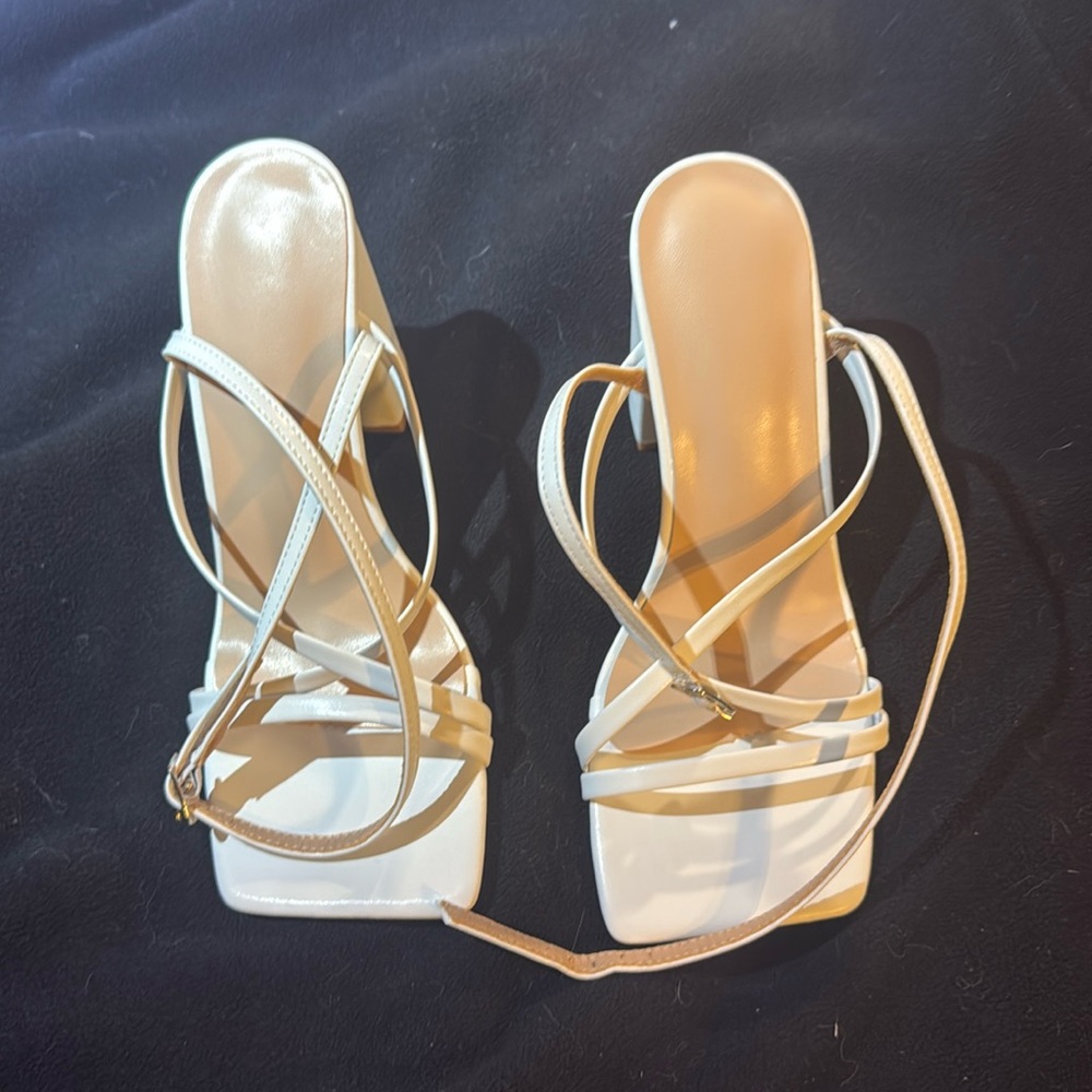Heeled sandals
White